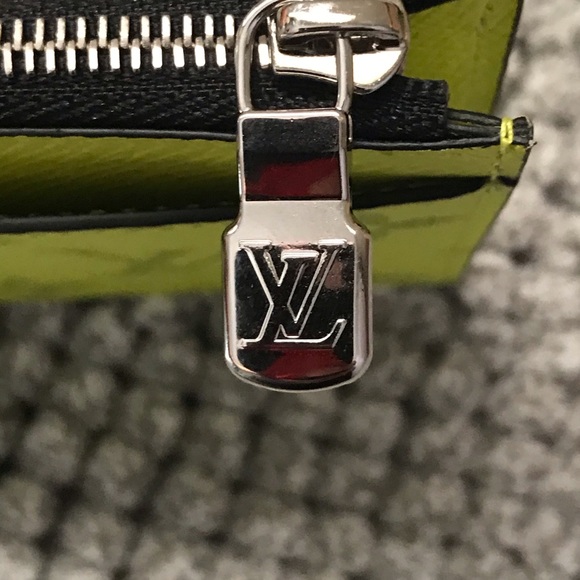 Coin Cardholder - Picture 6 of 12